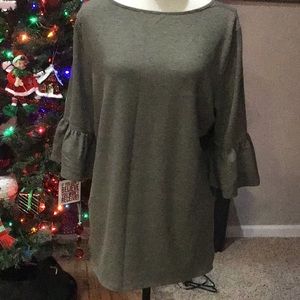 Adrianna Papell Top size XL.